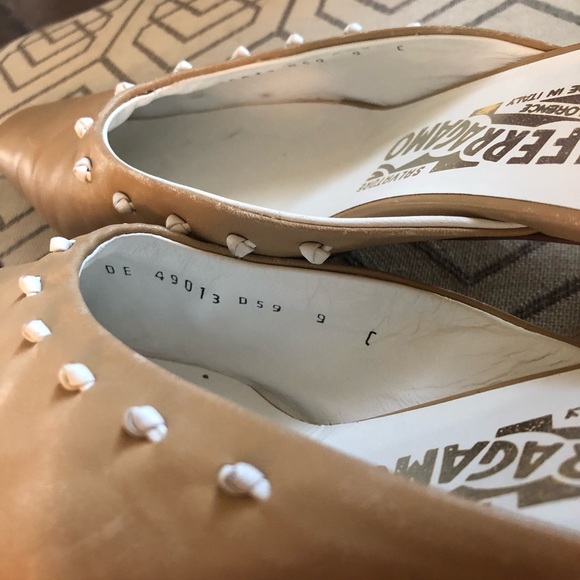 Ferragamo tan kitten heel mule sz 9 - Picture 6 of 6